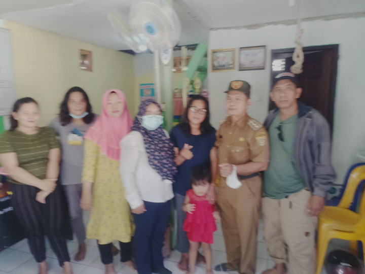 Lurah Mangkupalas Bpk.MUHAMMA NOOR,S.SOs menghadiri Kegiatan POSYANDU Cumi-Cumi di Wilayah RT.10 Kel.Mangkupalas
