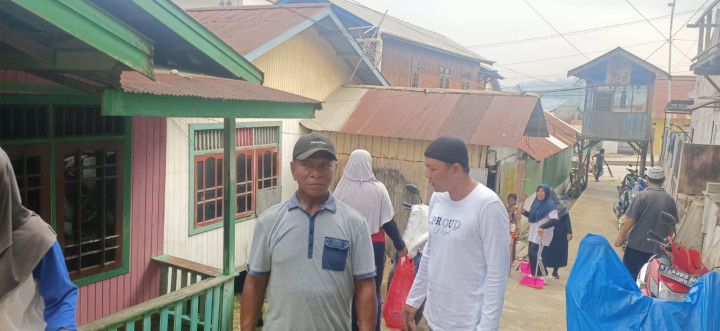 Gotong Royong warga diLingkungan Kelurahan Mangkupalas
