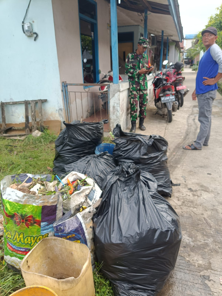 Minggu 7 januari 2024 giat gotong royong rt 11