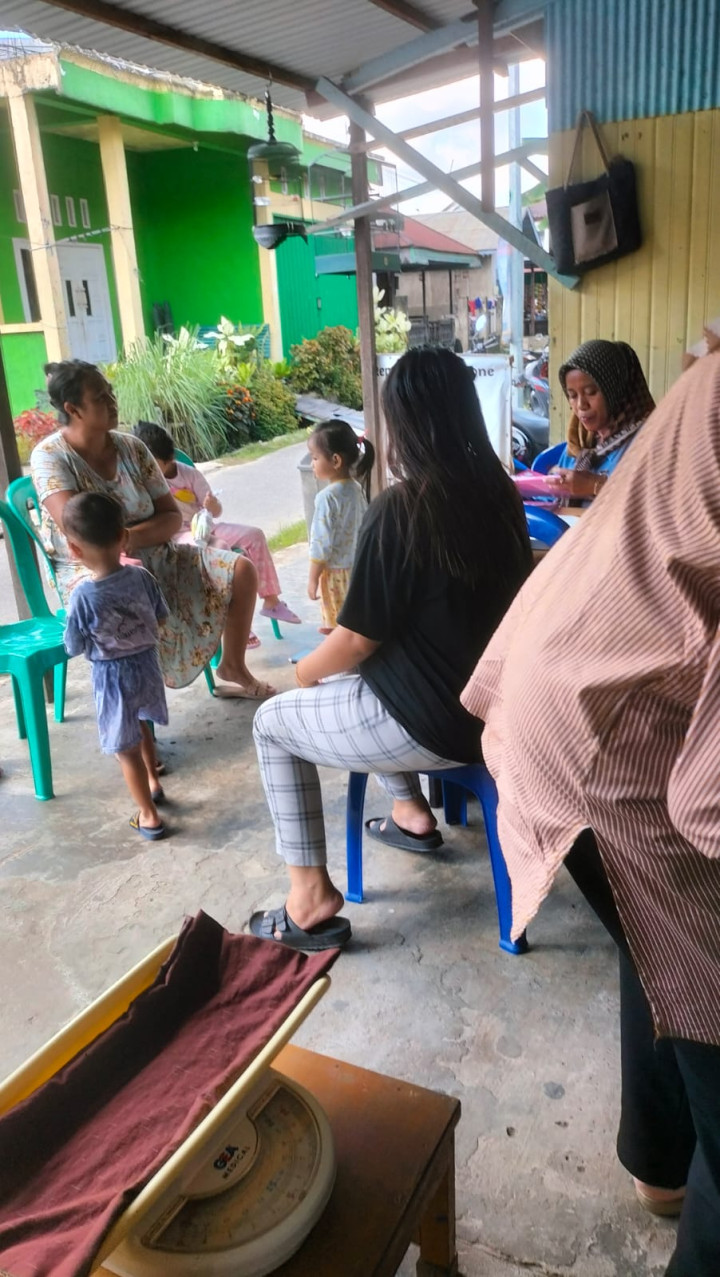 GIAT posyandu patin  RT 02 Penimbangan bayi balita dan pembagian PMT (Kamis 11 januari 2024)