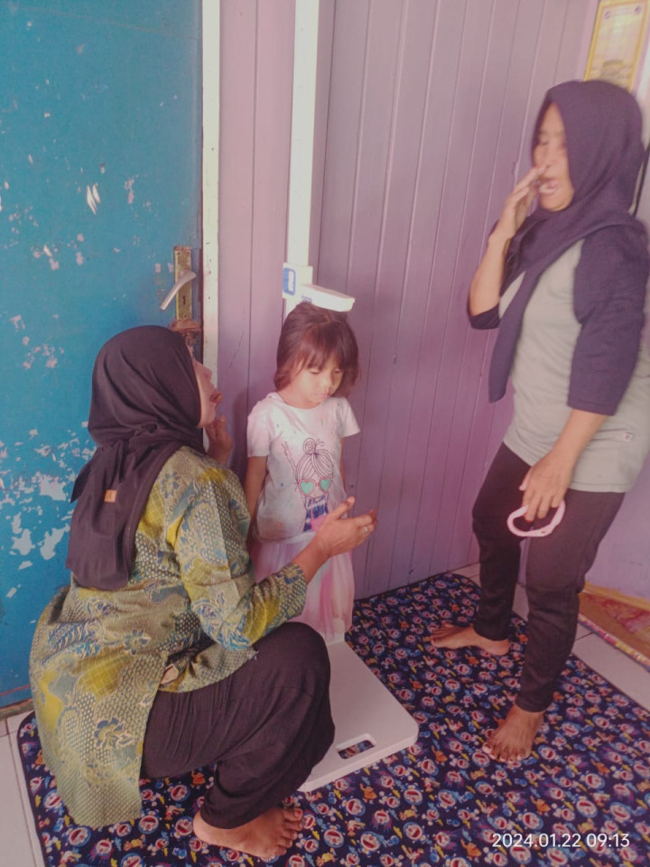 Monitoring kegiatan pelayanan pemeriksaan tumbuh kembang bayi dan balita di posyandu Bandeng di RT.09 (Senin,22 Januari 2024)