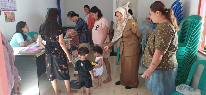 Monitoring kegiatan pelayanan pemeriksaan tumbuh kembang bayi dan balita di posyandu TUNA B di Rt 13 (Senin,22 Januari 2024)