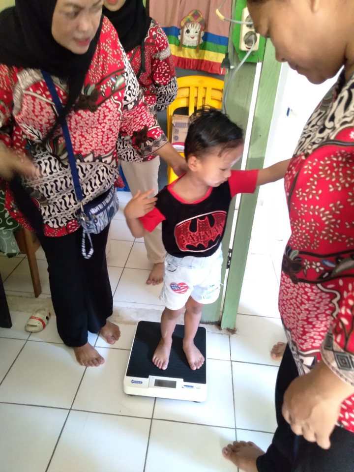 Monitoring kegiatan pelayanan pemeriksaan tumbuh kembang bayi dan balita di posyandu CUMI-CUMI di RT 10 (Senin,22 Januari 2024)