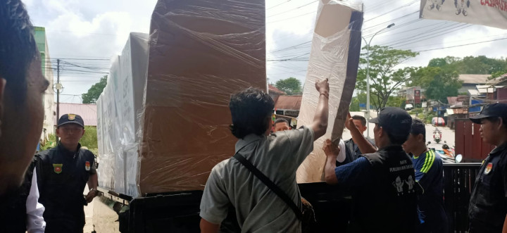 Pendistribusian Kotak Suara,surat Suara dan Bilik suara (Selasa,13 Februari 2024)