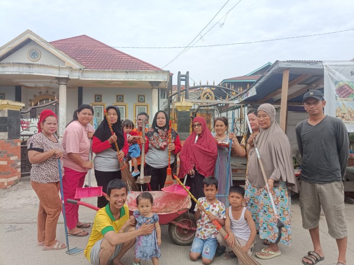 kegiatan gotong royong di lingkungan RT 01 dan RT 16 ( Minggu,21 Juli 2024)