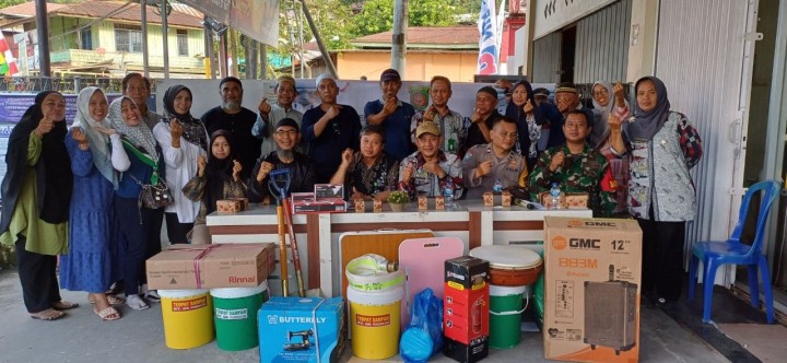 Kamis,8 Agustus   Penyerahan barang non infrastruktur oleh Pokmas Nusantara & Pokmas Tugu Alhamdulillah kepada masyarakat dalam program pemberdayaan masyarakat (PROBEBAYA) tahun 2024