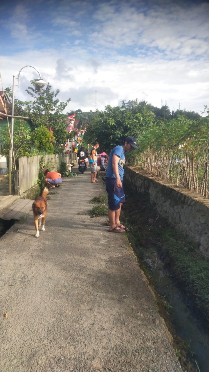 (minggu,25/08/2024) Giat gotong royong dilingkungan RT kelurahan Mangkupalas