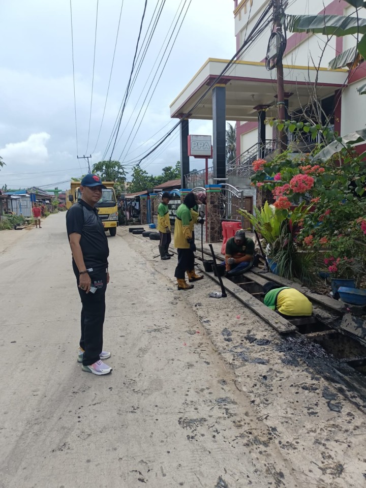 kegiatan Pengerukan Drainase/Parit Jl. Manunggal