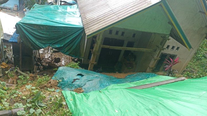 Monitoring Kejadian Bencana Alam Banjir dan Tanah Longsor