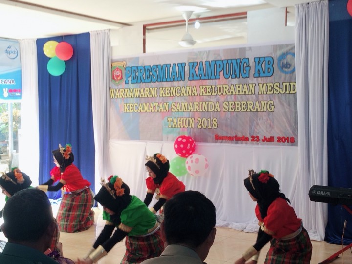 Peresmian Kampung KB Warna - Warni Kencana