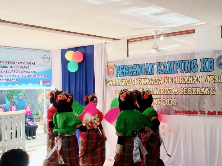Peresmian Kampung KB Warna - Warni Kencana