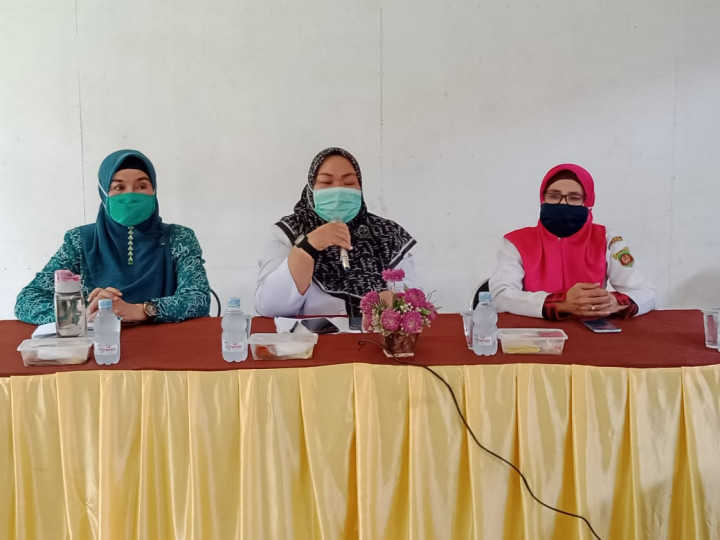 Pertemuan rutin dan penyuluhan Stunting oleh kepala UPT Puskesmas Mangkupalas yang dihariri Lurah, kader PKK dan ketua posyandu Sekelurahan Mesjid, Samarinda 09 Juni 2021