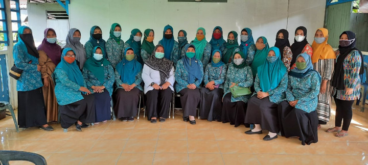 Pertemuan rutin dan penyuluhan Stunting oleh kepala UPT Puskesmas Mangkupalas yang dihariri Lurah, kader PKK dan ketua posyandu Sekelurahan Mesjid, Samarinda 09 Juni 2021