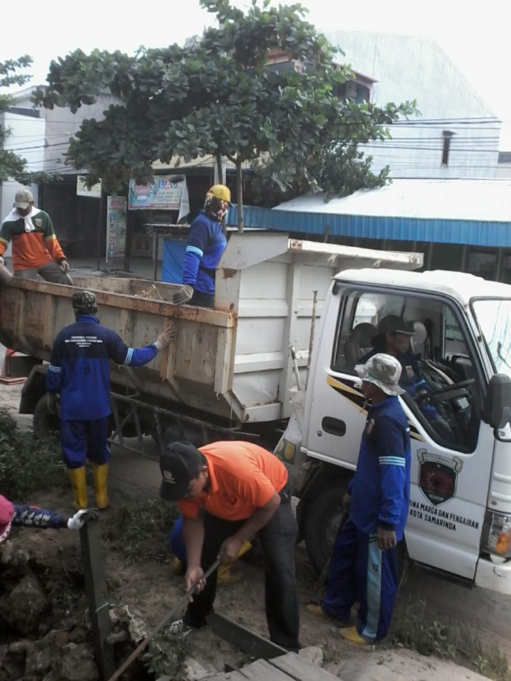 KERJA BAKTI