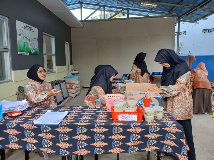 Kunjungan ke posyandu gading kencana