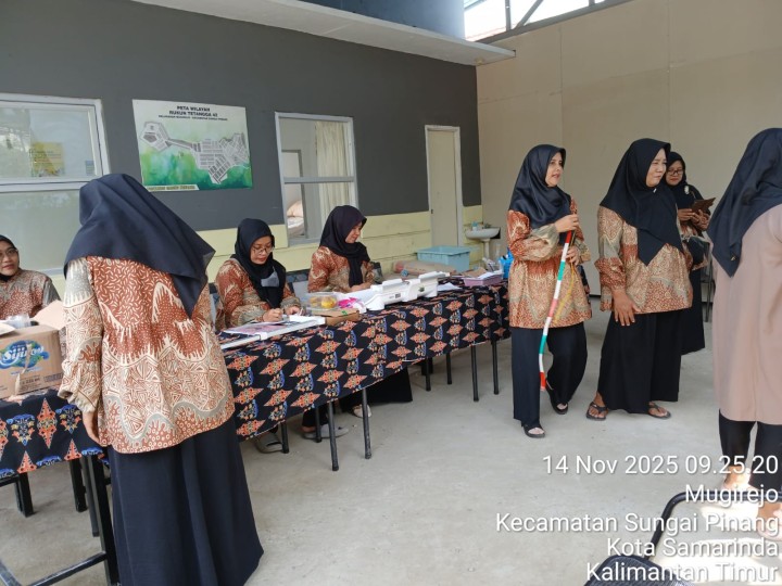 Kunjungan ke posyandu gading kencana