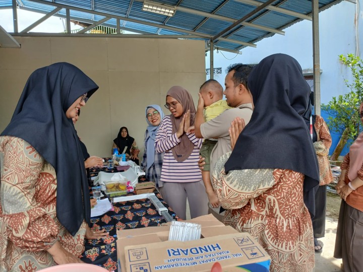 Kunjungan ke posyandu gading kencana