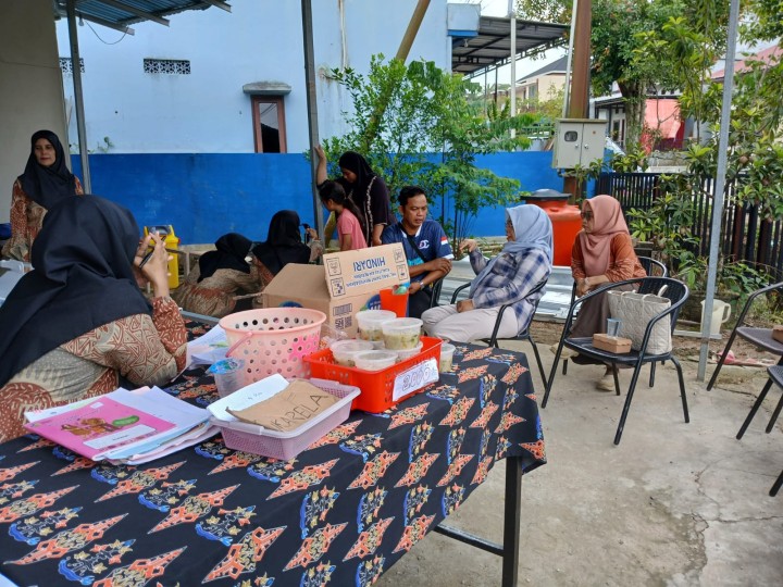 Kunjungan ke posyandu gading kencana
