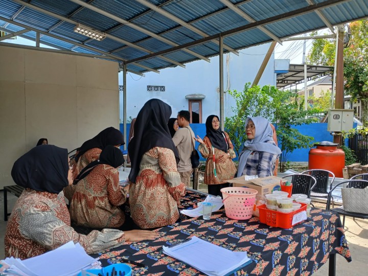 Kunjungan ke posyandu gading kencana
