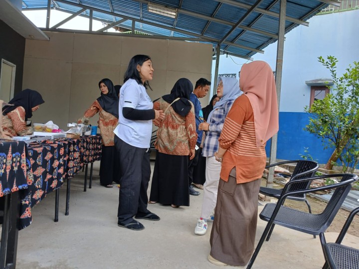 Kunjungan ke posyandu gading kencana