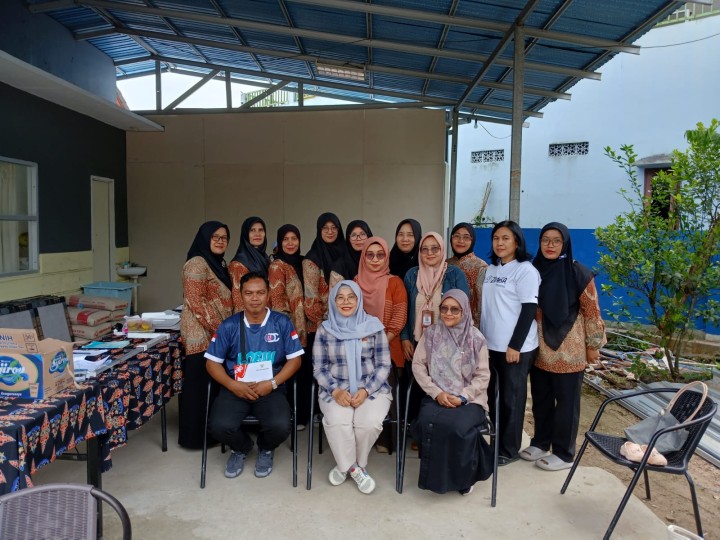 Kunjungan ke posyandu gading kencana