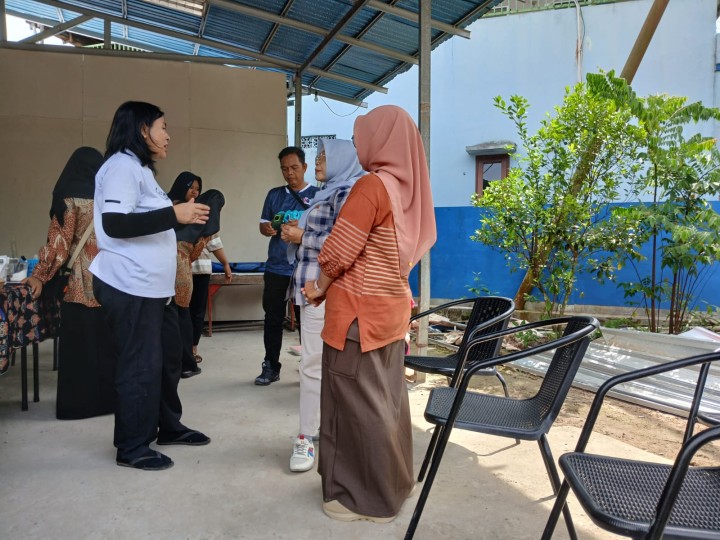 Kunjungan ke posyandu gading kencana