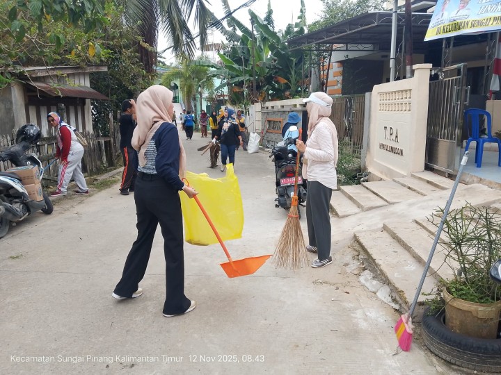 Gotong royong kecamatan sungai pinang