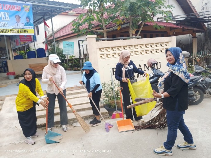 Gotong royong kecamatan sungai pinang