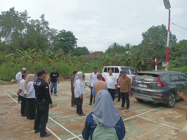 Pengecekan lokasi rencana pembangunan sekolah smp oleh twap, dinas pendidikan , dinas Aset, bpbd, pupr, Kelurahan Mugirejo Dan RT setempat