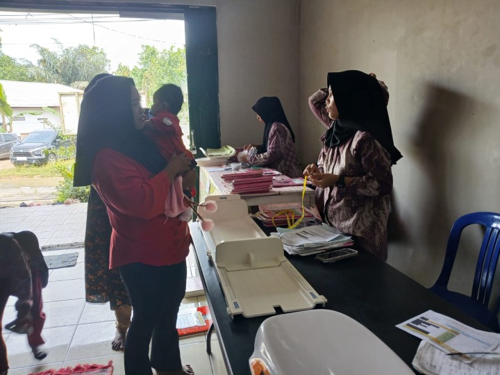 Kunjungan ke posyandu lubuk sawa