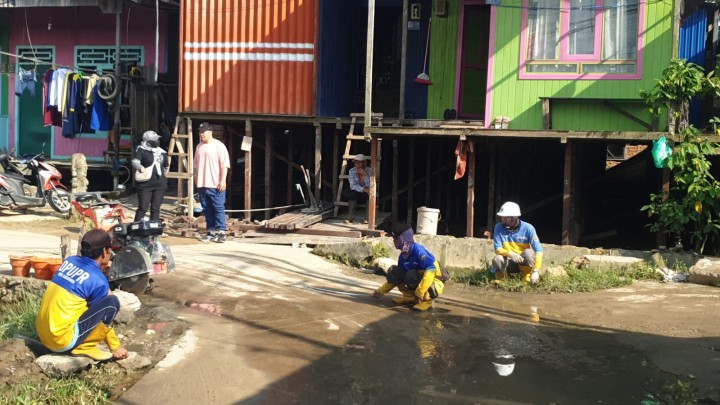 Kegiatan Gotong Royong di jl. Perintis Gg Ramadhan Rt 32