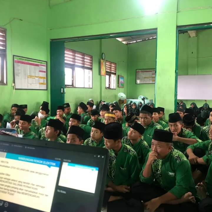 SKRINING PRILAKU MEROKOK PADA PELAJAR DAN PENYULUHAN MAHAYA MEROKOK