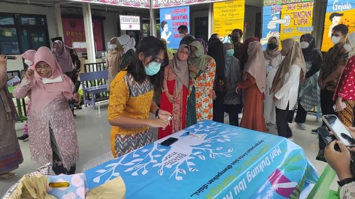 Kegiatan memeriahkan hari ibu