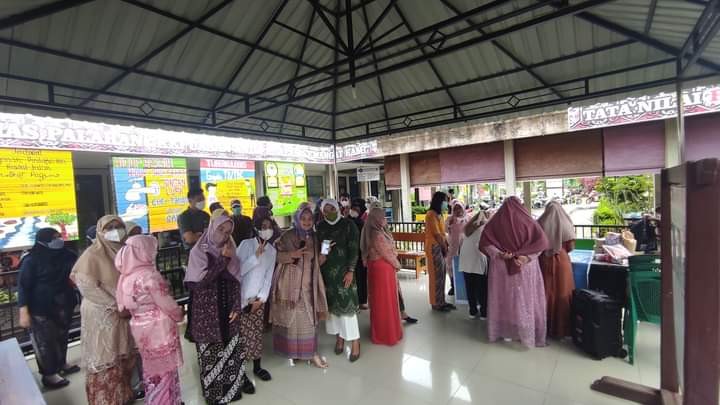 Kegiatan memeriahkan hari ibu