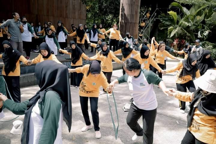 Family gathering keluarga besar puskesmas Palaran