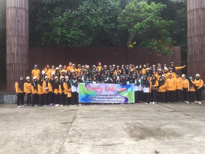 Family gathering keluarga besar puskesmas Palaran