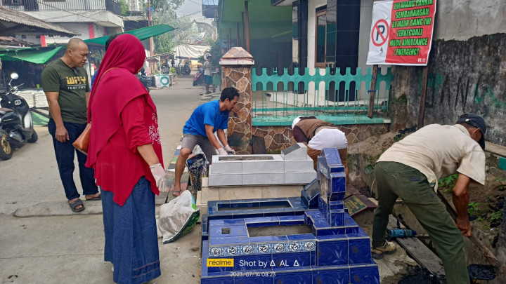 Kagiatan Probebaya Kelurahan Pasar Pagi Kerja Bakti RT ( 11,12,13 ) dan Warga Kelurahan Pasar Pagi