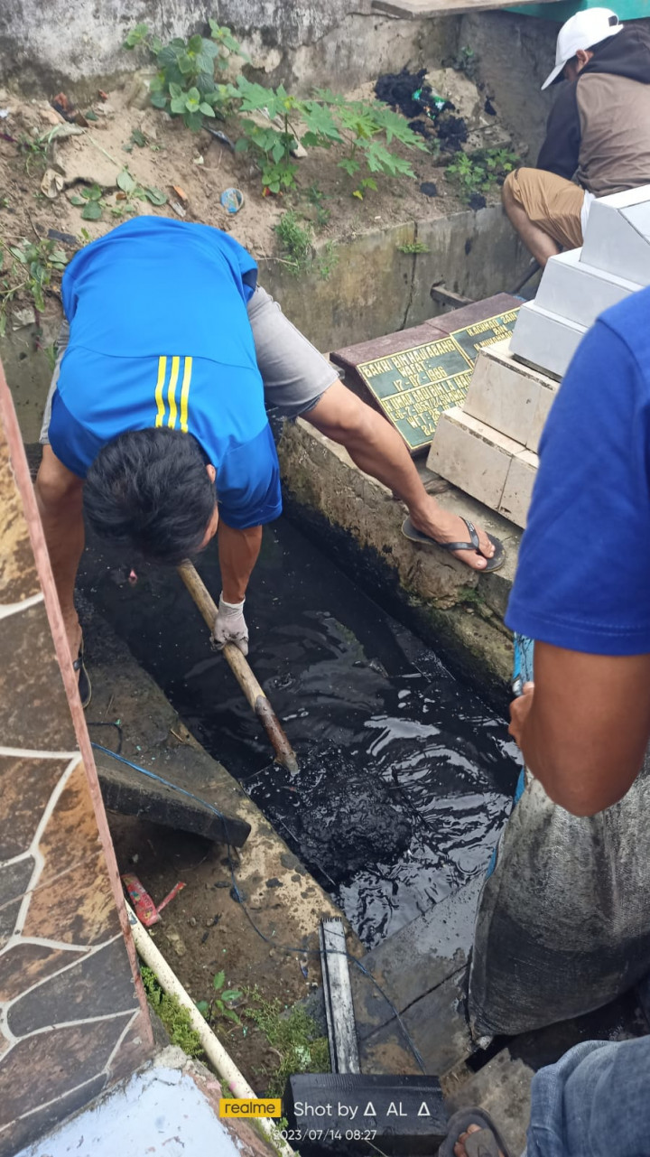 Kagiatan Probebaya Kelurahan Pasar Pagi Kerja Bakti RT ( 11,12,13 ) dan Warga Kelurahan Pasar Pagi