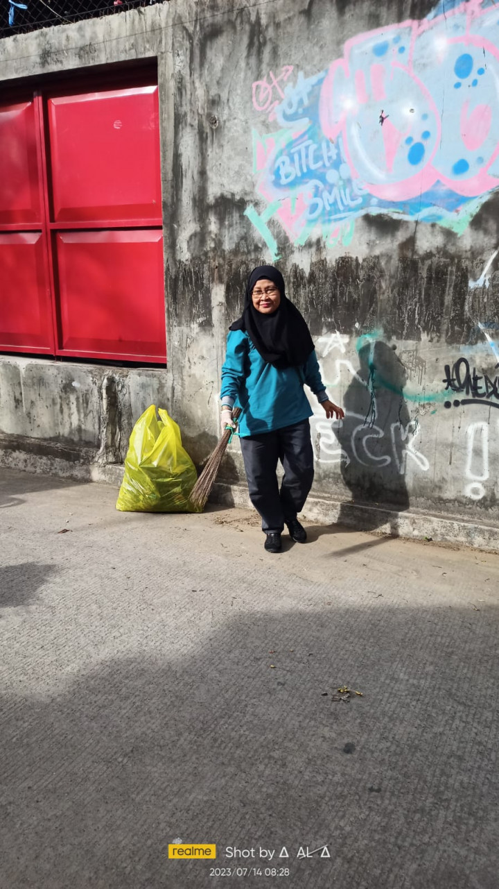 Kagiatan Probebaya Kelurahan Pasar Pagi Kerja Bakti RT ( 11,12,13 ) dan Warga Kelurahan Pasar Pagi