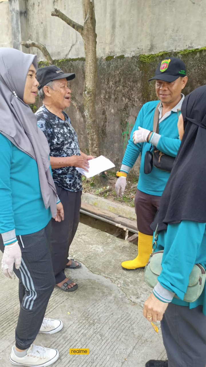 Kagiatan Probebaya Kelurahan Pasar Pagi Kerja Bakti RT ( 11,12,13 ) dan Warga Kelurahan Pasar Pagi