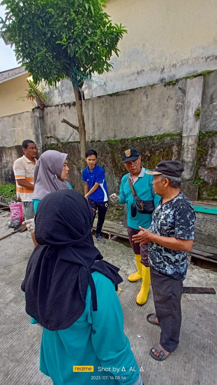 Kagiatan Probebaya Kelurahan Pasar Pagi Kerja Bakti RT ( 11,12,13 ) dan Warga Kelurahan Pasar Pagi