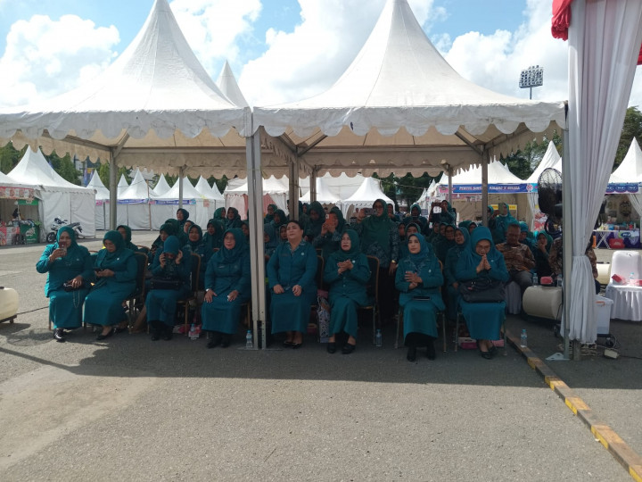 Menghadiri Kegiatan Puncak Hari Kesatuan Gerak (HKG) PKK ke - 51 Tahun 2023 Tingkat Kota Samarinda