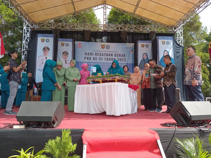 Menghadiri Kegiatan Puncak Hari Kesatuan Gerak (HKG) PKK ke - 51 Tahun 2023 Tingkat Kota Samarinda