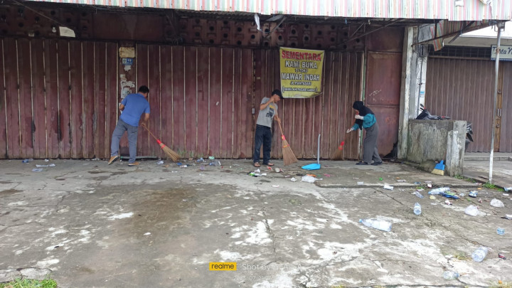 KEGIATAN KERJA BAKTI / GOTONG ROYONG RT 1,2,3,5 DAN 13 DI WILAYAH KELURAHAN PASAR PAGI