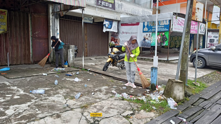 KEGIATAN KERJA BAKTI / GOTONG ROYONG RT 1,2,3,5 DAN 13 DI WILAYAH KELURAHAN PASAR PAGI