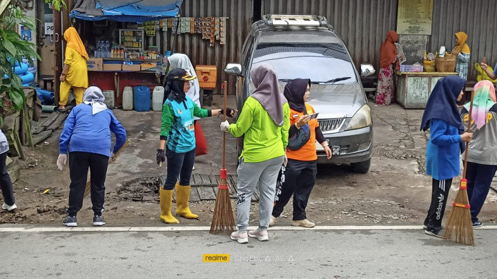 KEGIATAN KERJA BAKTI / GOTONG ROYONG RT 1,2,3,5 DAN 13 DI WILAYAH KELURAHAN PASAR PAGI