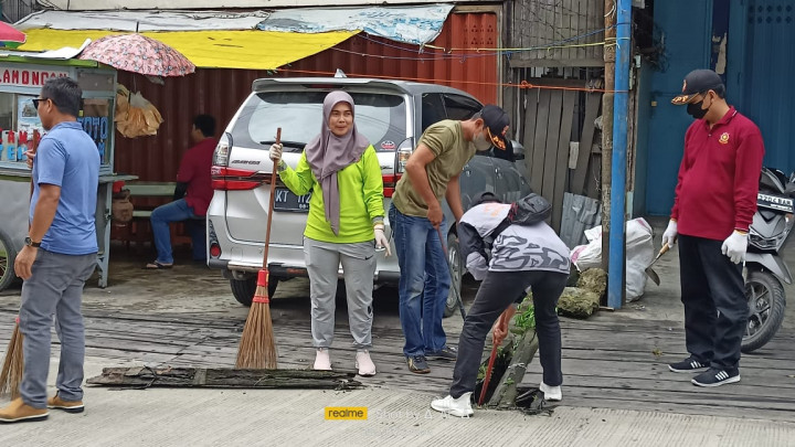 KEGIATAN KERJA BAKTI / GOTONG ROYONG RT 1,2,3,5 DAN 13 DI WILAYAH KELURAHAN PASAR PAGI