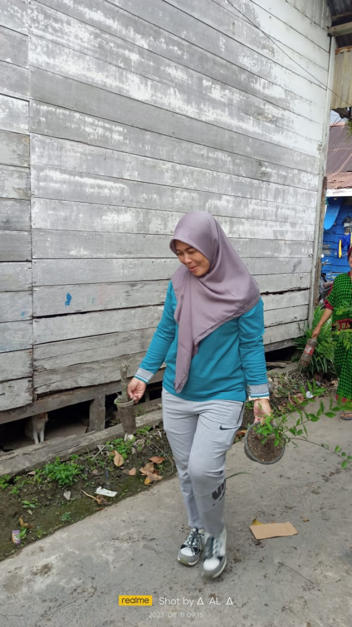 KERJA BAKTI / GOTONG ROYONG DI RT.07 KELURAHAN PASAR PAGI DAN PILAH SAMPAH PLASTIK