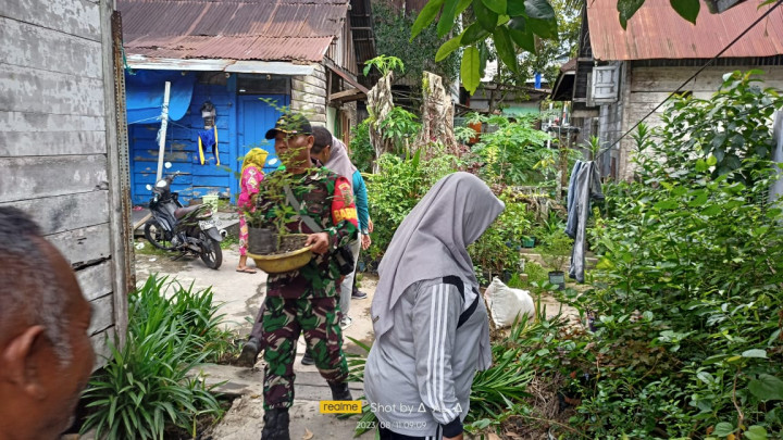 KERJA BAKTI / GOTONG ROYONG DI RT.07 KELURAHAN PASAR PAGI DAN PILAH SAMPAH PLASTIK