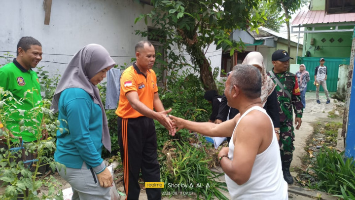 KERJA BAKTI / GOTONG ROYONG DI RT.07 KELURAHAN PASAR PAGI DAN PILAH SAMPAH PLASTIK